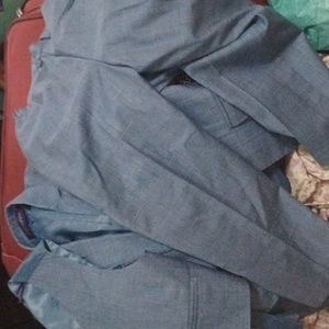 A 3 piece James Morgan Dr a hand full